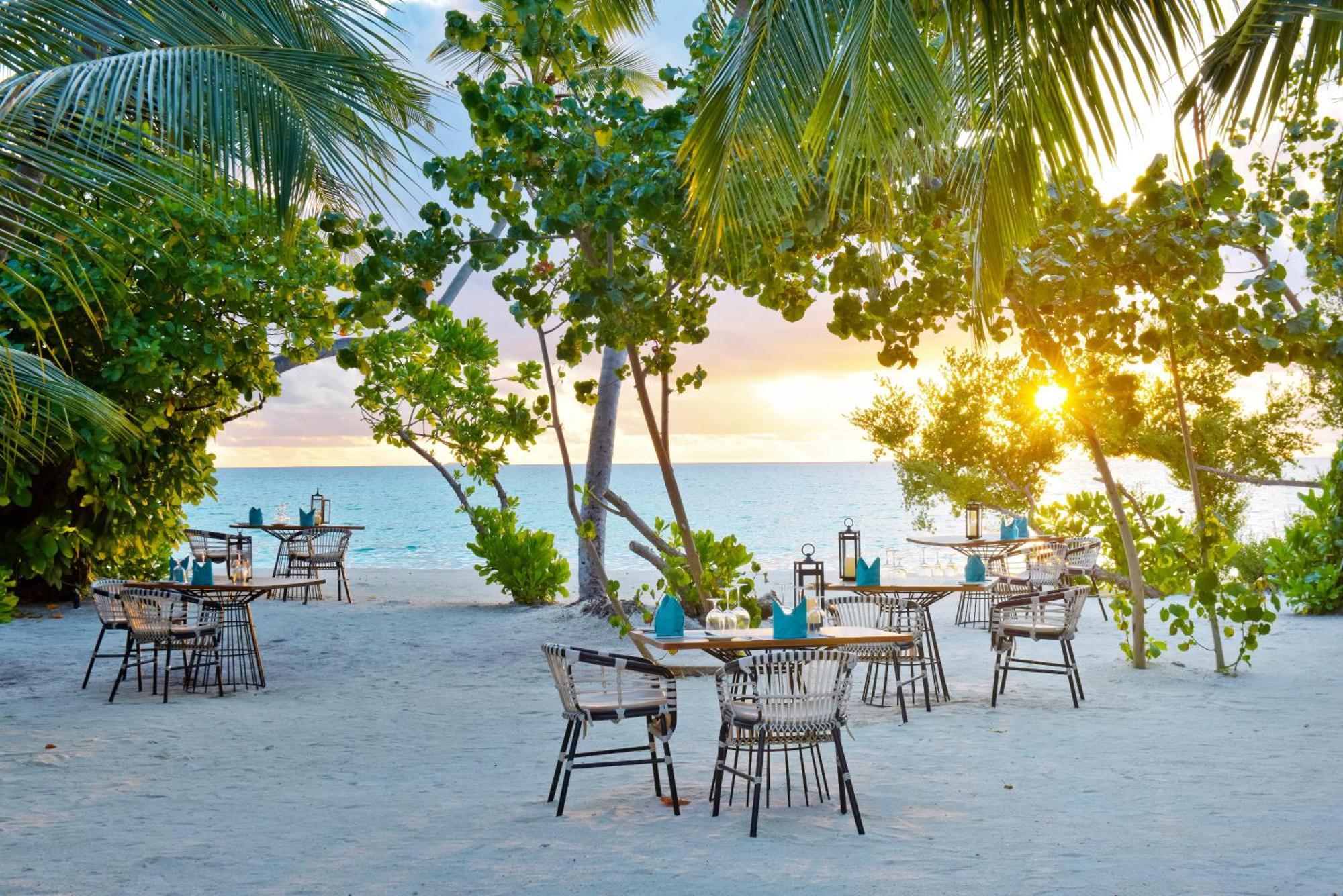 Kandima Maldives Kudahuvadhoo Exteriör bild Sunset at the beach