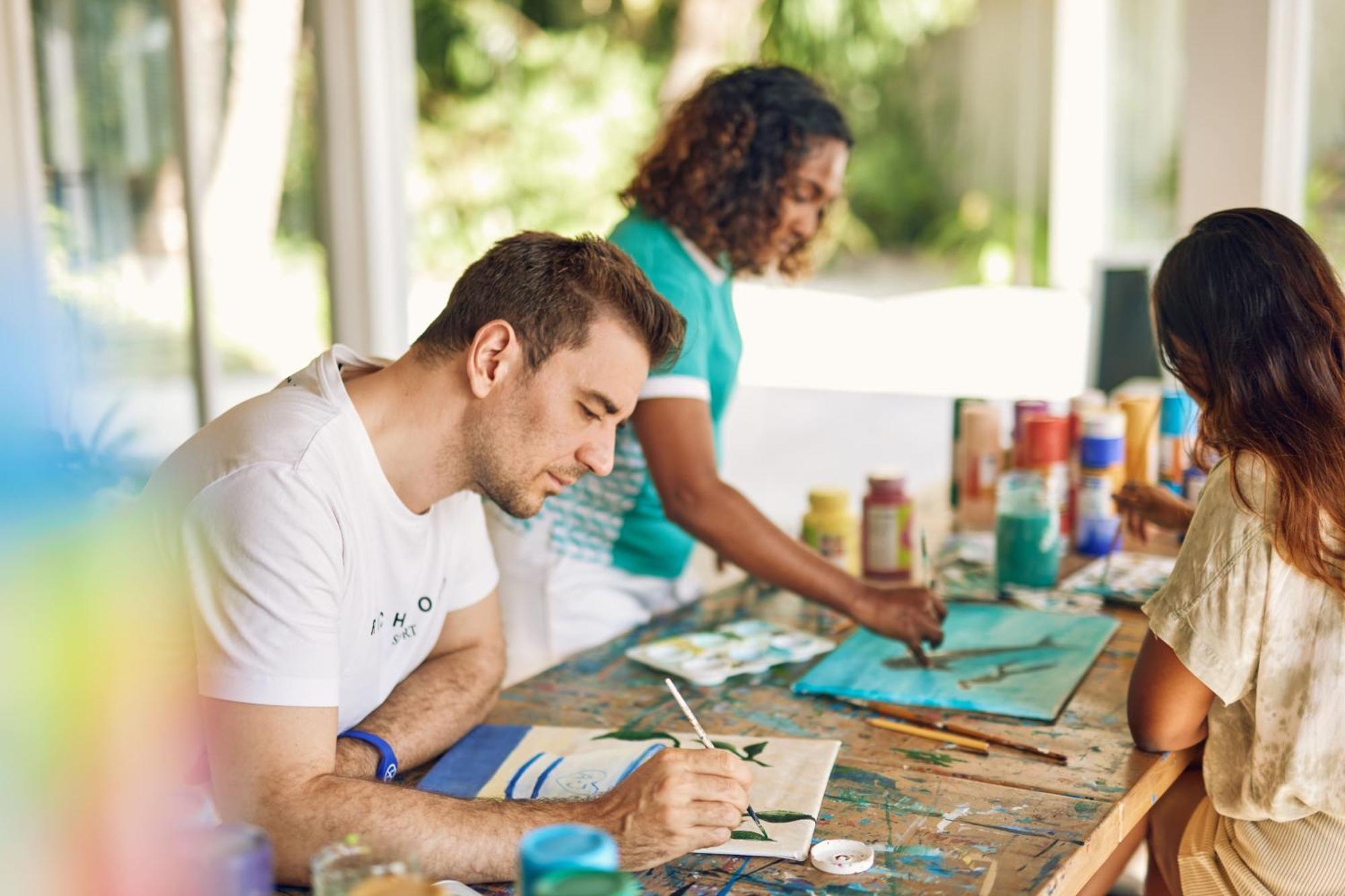 Kandima Maldives Kudahuvadhoo Exteriör bild Students working on a project at the University of Roehampton