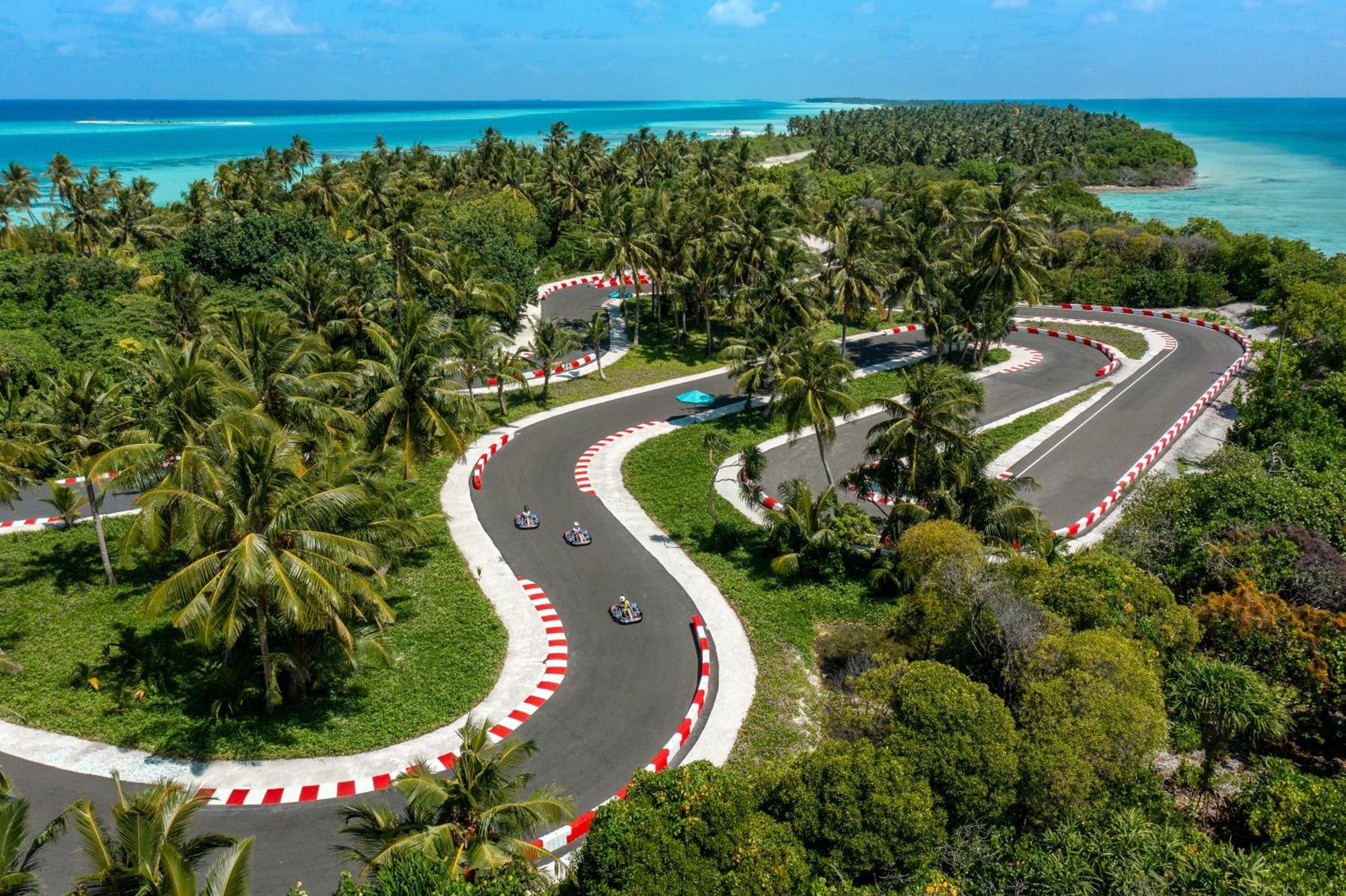 Kandima Maldives Kudahuvadhoo Exteriör bild Veladhoo International Motor Sport Track