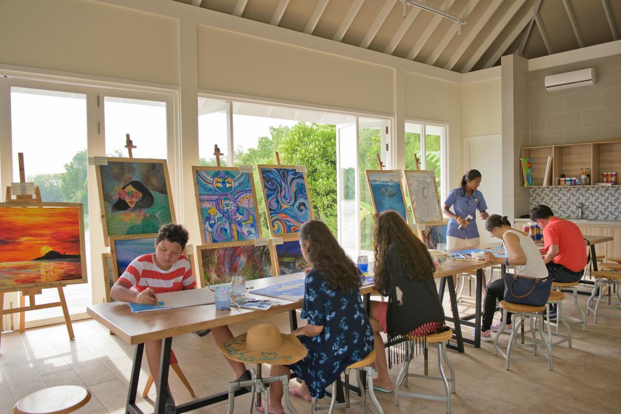 Kandima Maldives Kudahuvadhoo Exteriör bild Art Studio