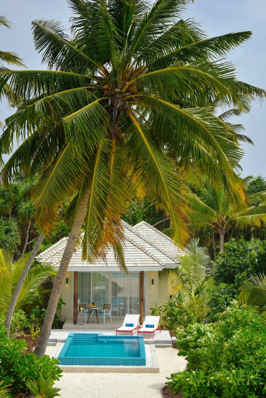 Kandima Maldives Kudahuvadhoo Exteriör bild A villa at the resort